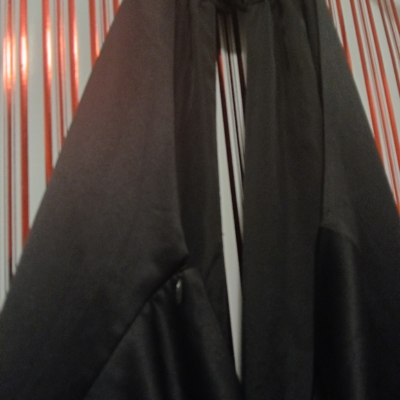 Woman's guess Los Angeles  satin black jumpsuit size 10 - Picture 12 of 16